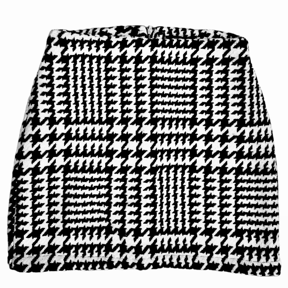 Forever 21 Houndstooth Mini Skirt (Small)